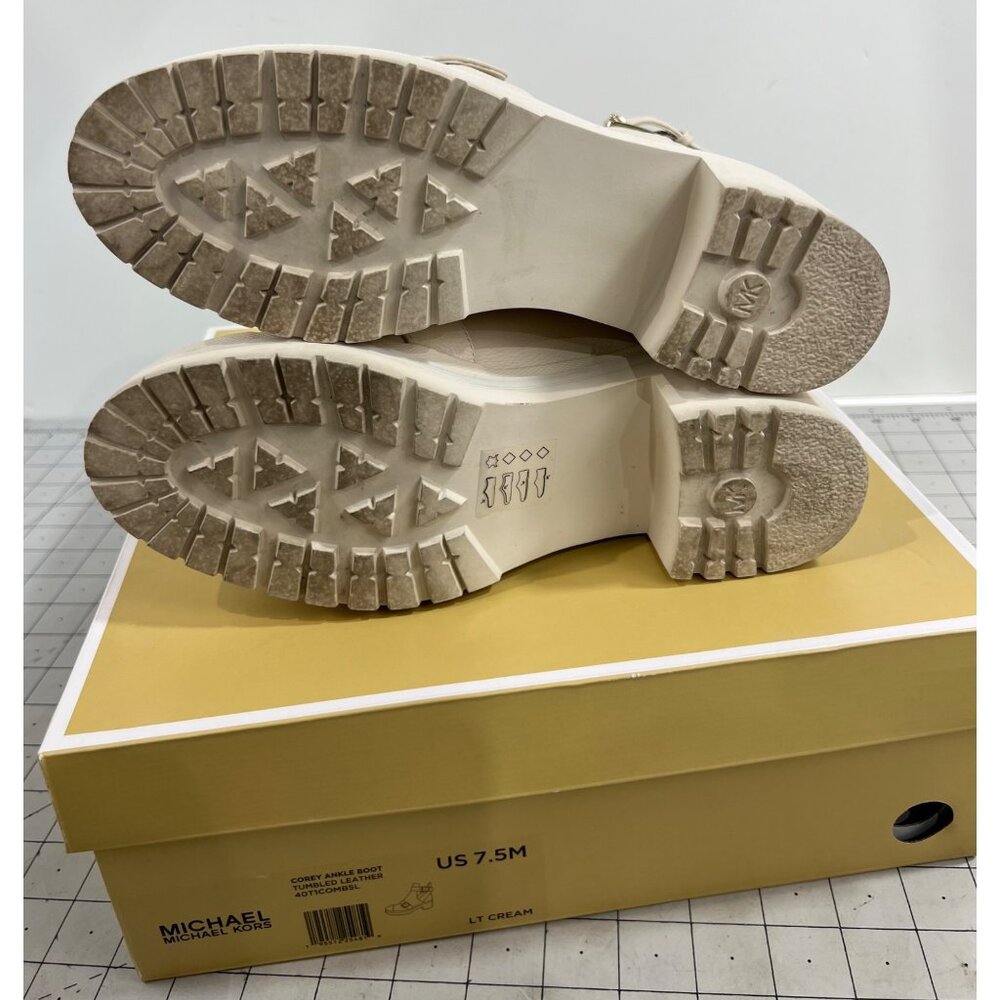 Michael Kors Corey Cutout Ankle Boots Tumbled Leather Natural Cream Sz. 7.5 - Picture 6 of 11